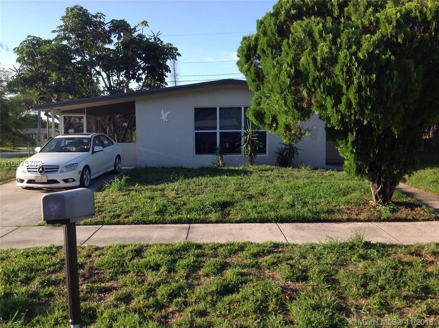 THIS IS HOUSE LOOKS NICE, IT CORNER LOT, NEW APPLIENCES,NEW KITCHEN, NEW BATHROOM, SPACE FOR PARKING IN FRONT OF THE HOUSE MUST SEE !!!
WILL BE VACANT ON DEC. 1, 2018