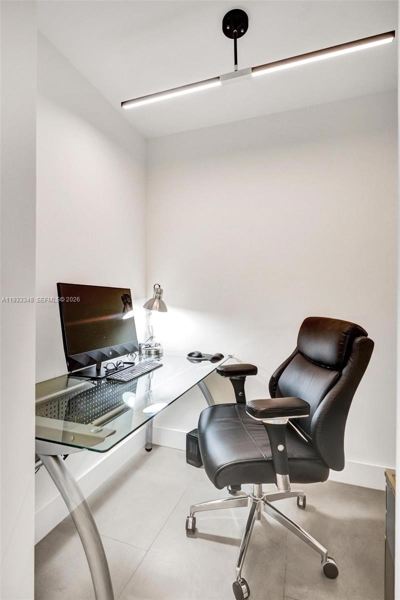 CRICKET CLUB CONDO - Residential