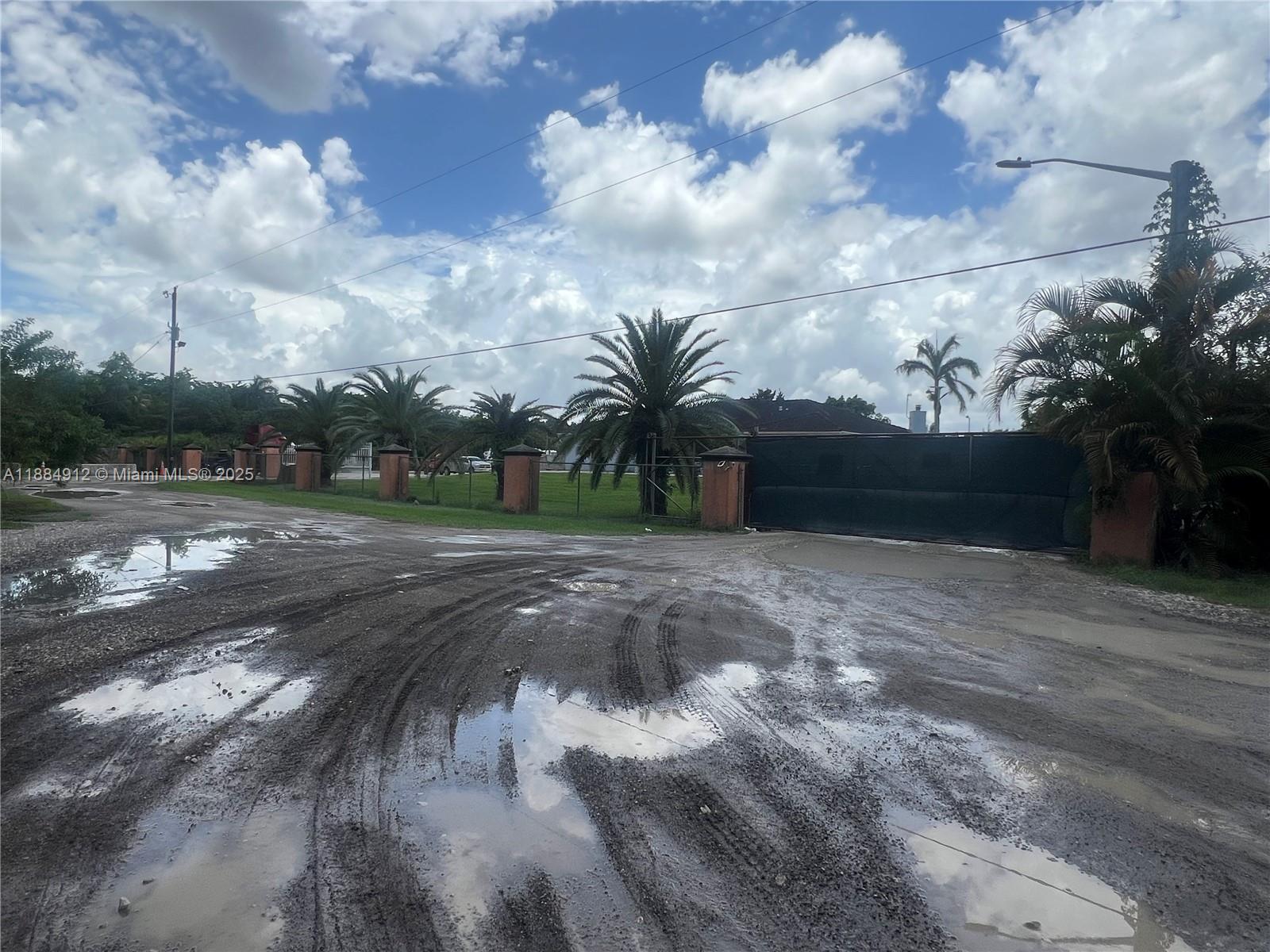 FLORIDA FRUIT LAND COMPAN - Land