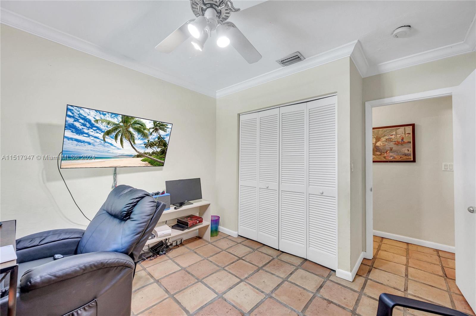 TROPICAL ISLE HOMES SUB 4 - Residential