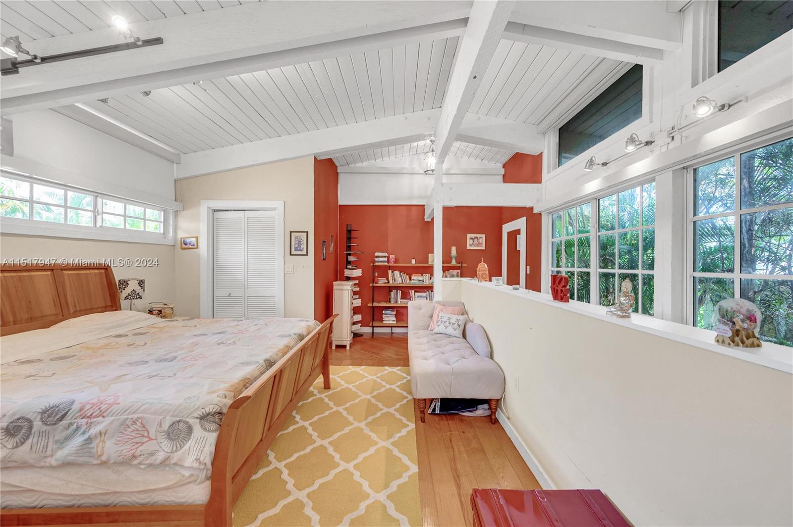 TROPICAL ISLE HOMES SUB 4 - Residential