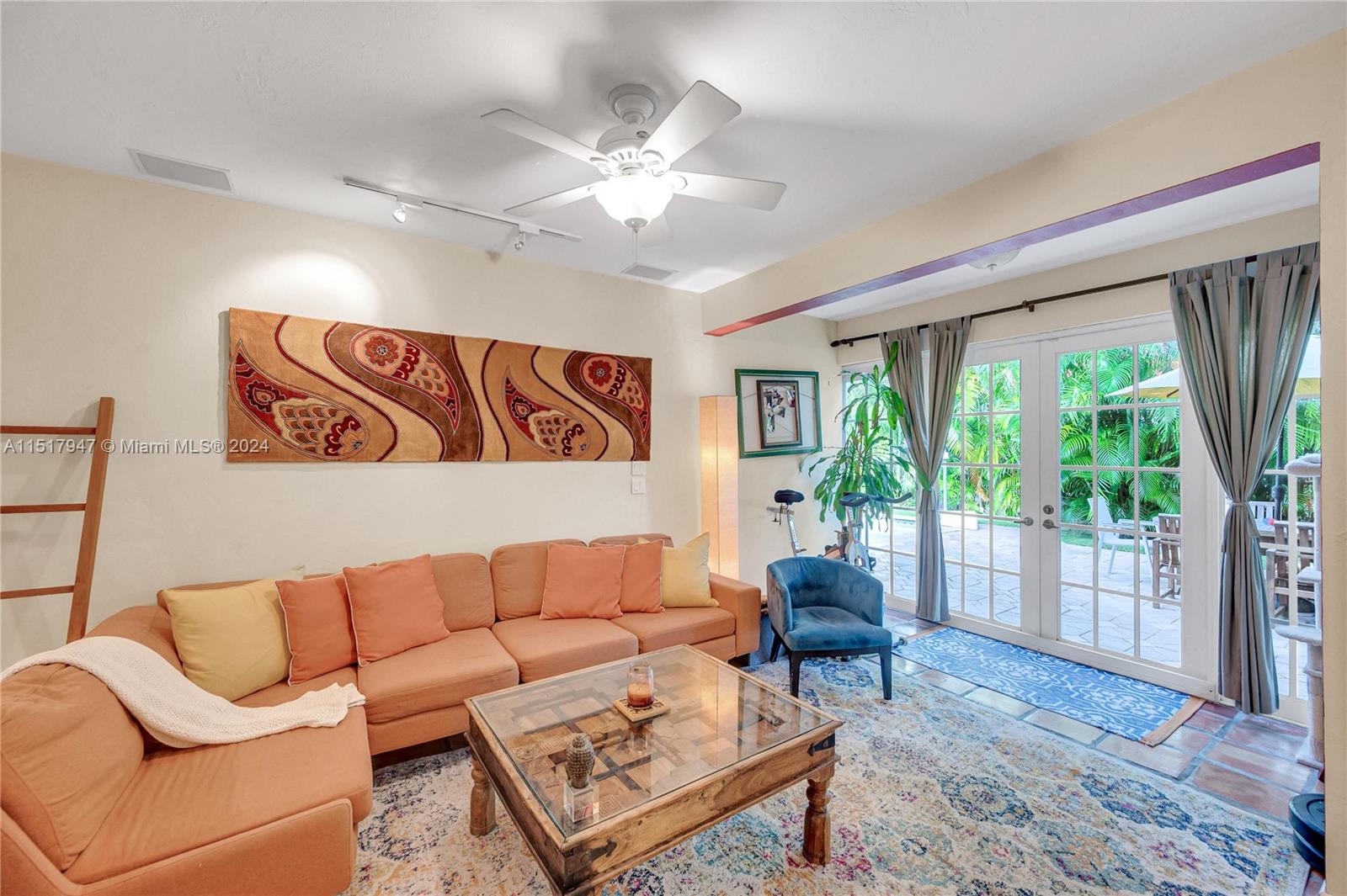 TROPICAL ISLE HOMES SUB 4 - Residential