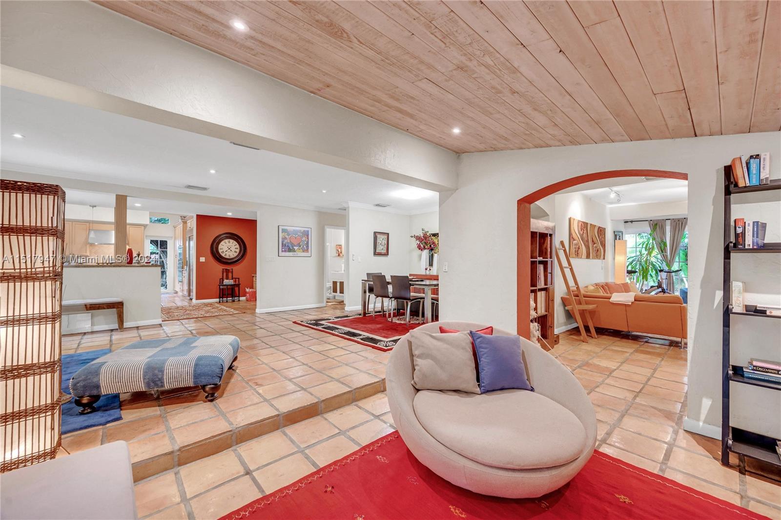 TROPICAL ISLE HOMES SUB 4 - Residential