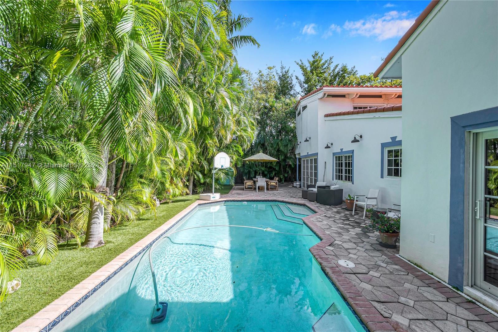 TROPICAL ISLE HOMES SUB 4 - Residential