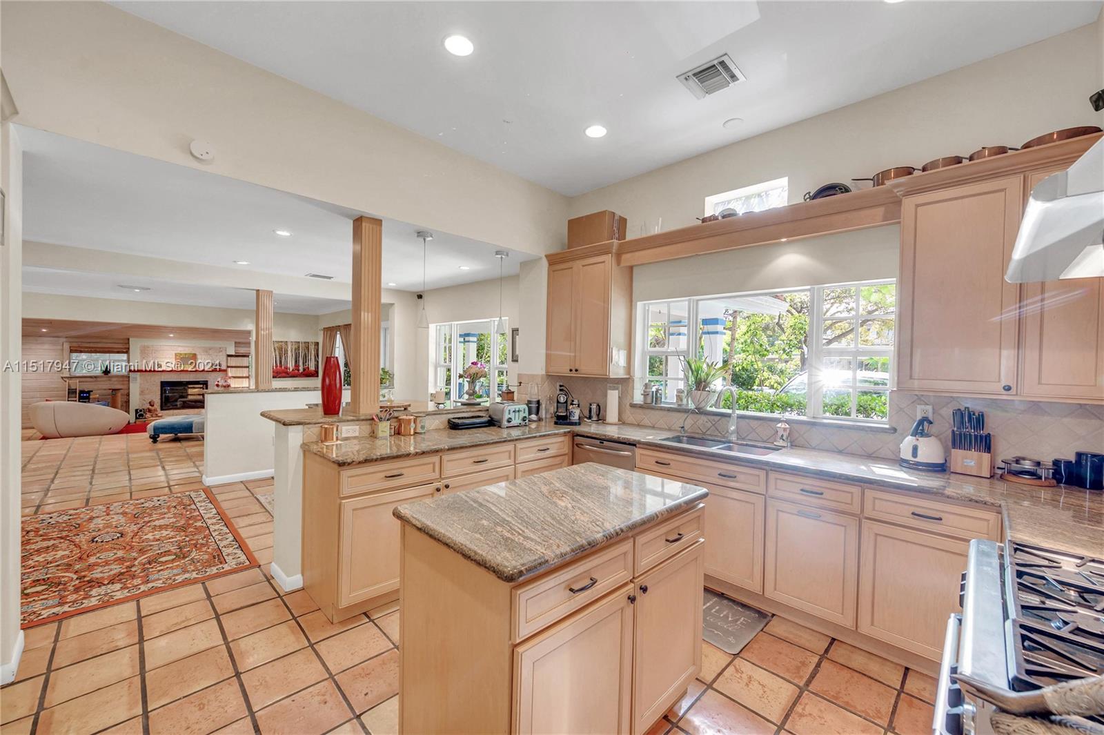 TROPICAL ISLE HOMES SUB 4 - Residential