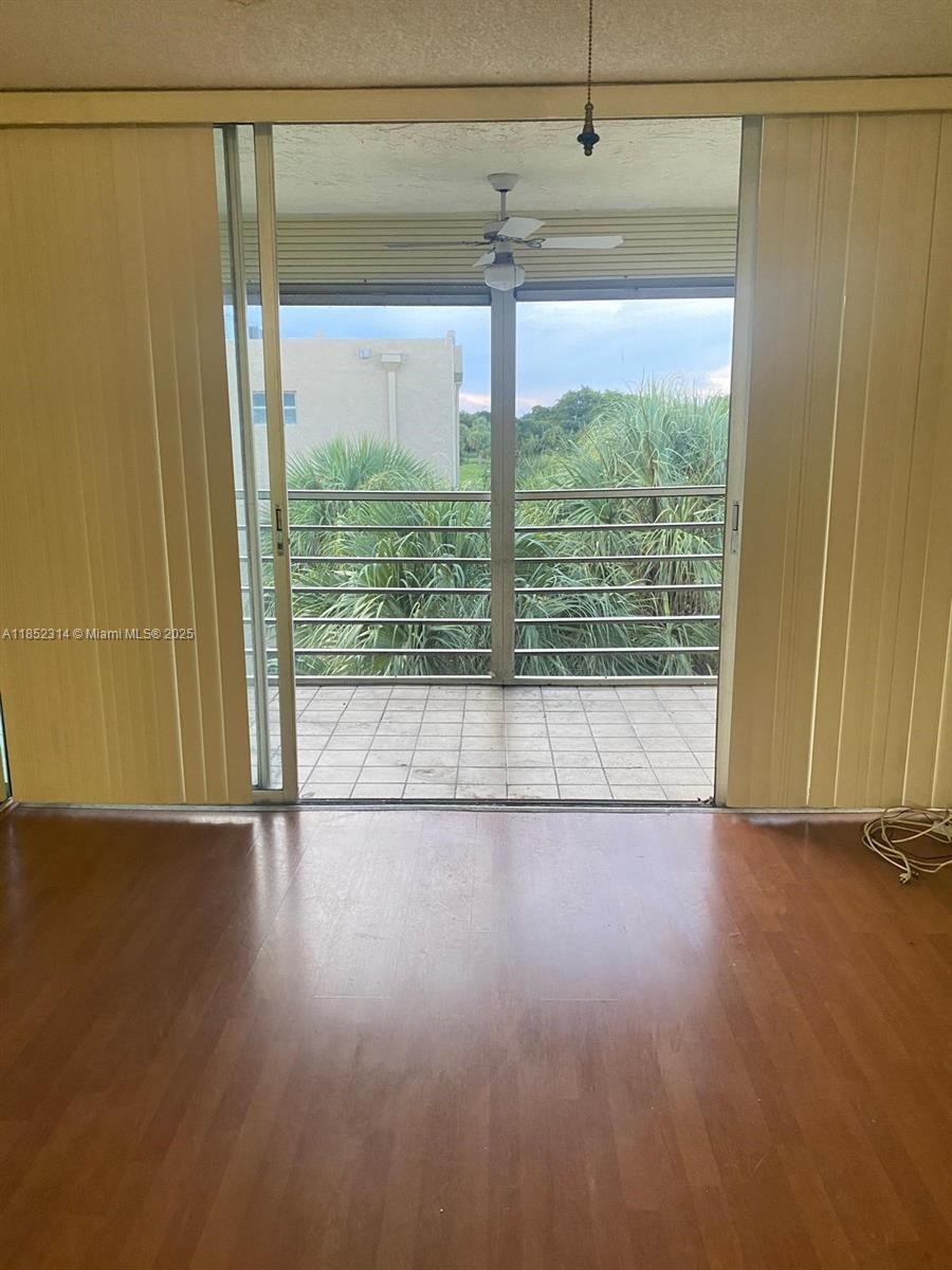 9420 Tangerine Pl 407