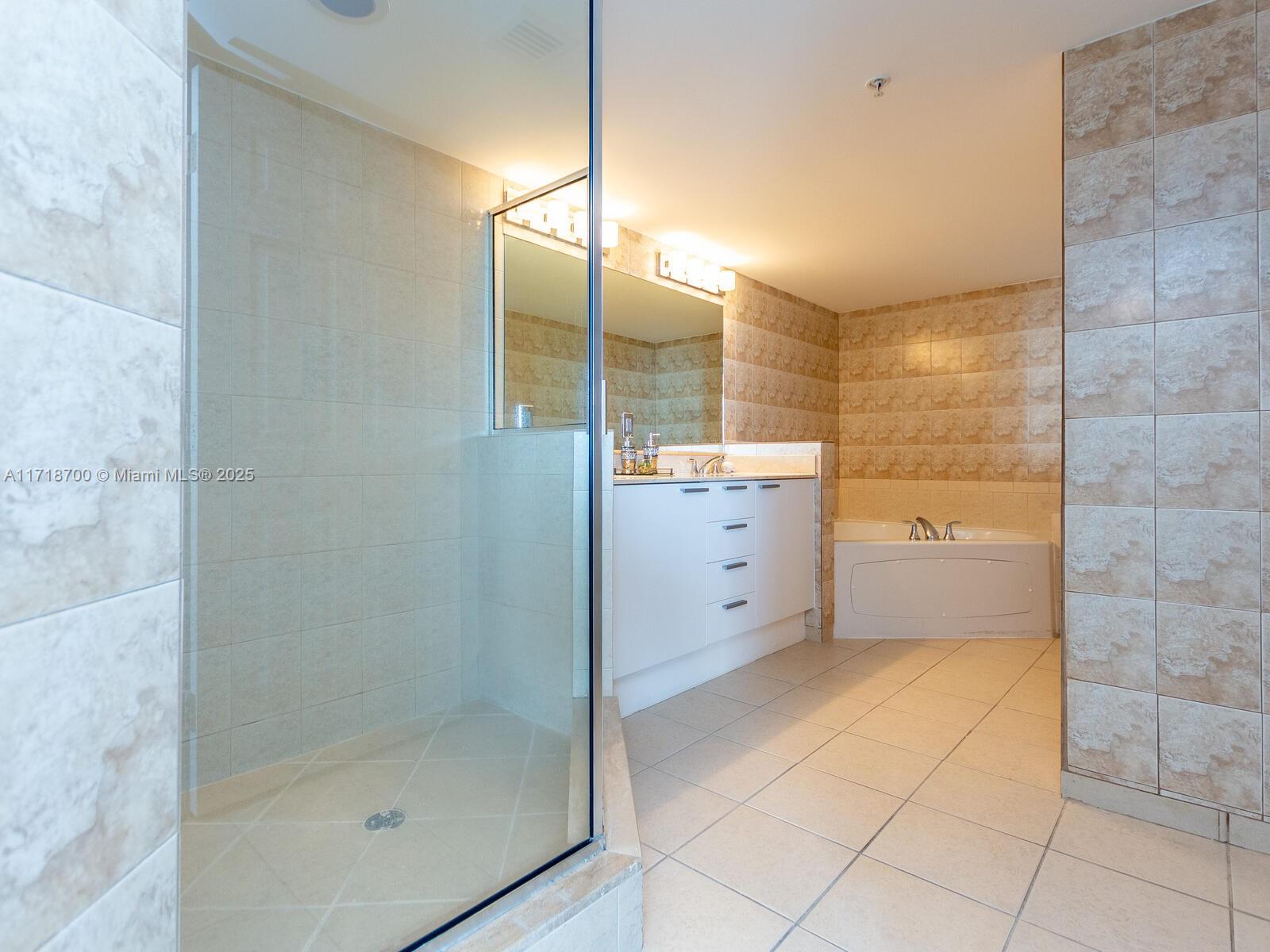 LA PERLA CONDO - Residential