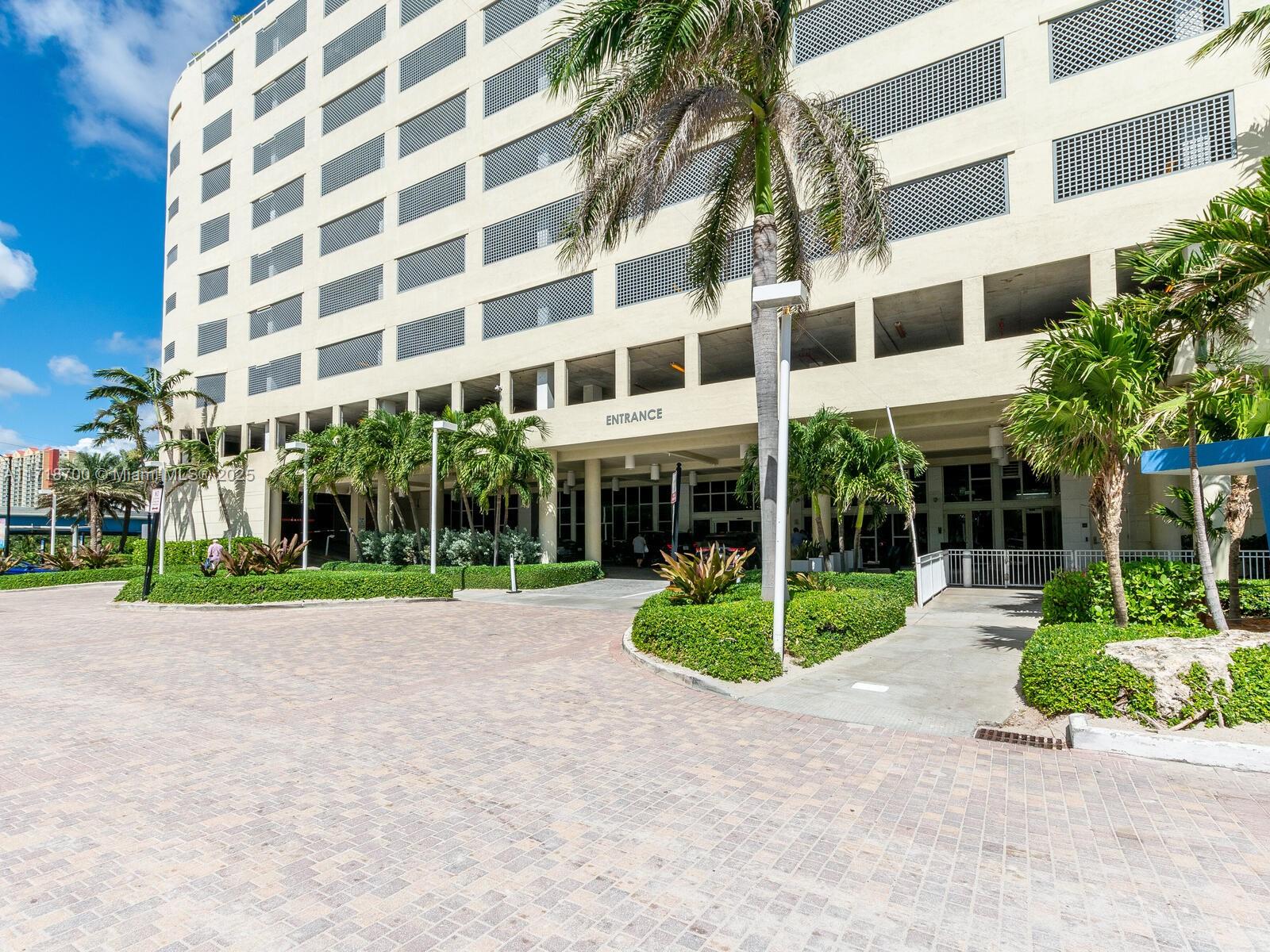 LA PERLA CONDO - Residential