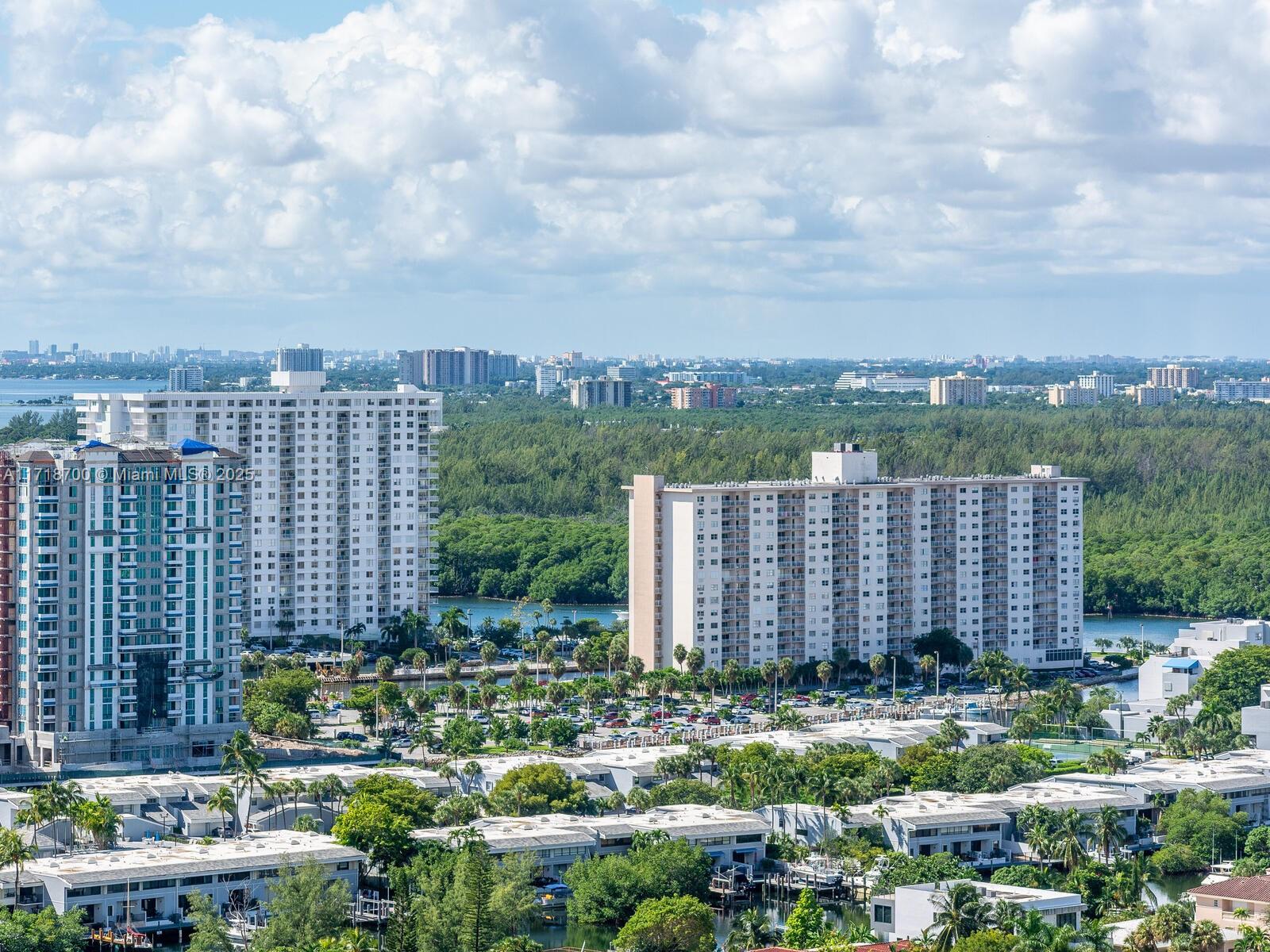 LA PERLA CONDO - Residential