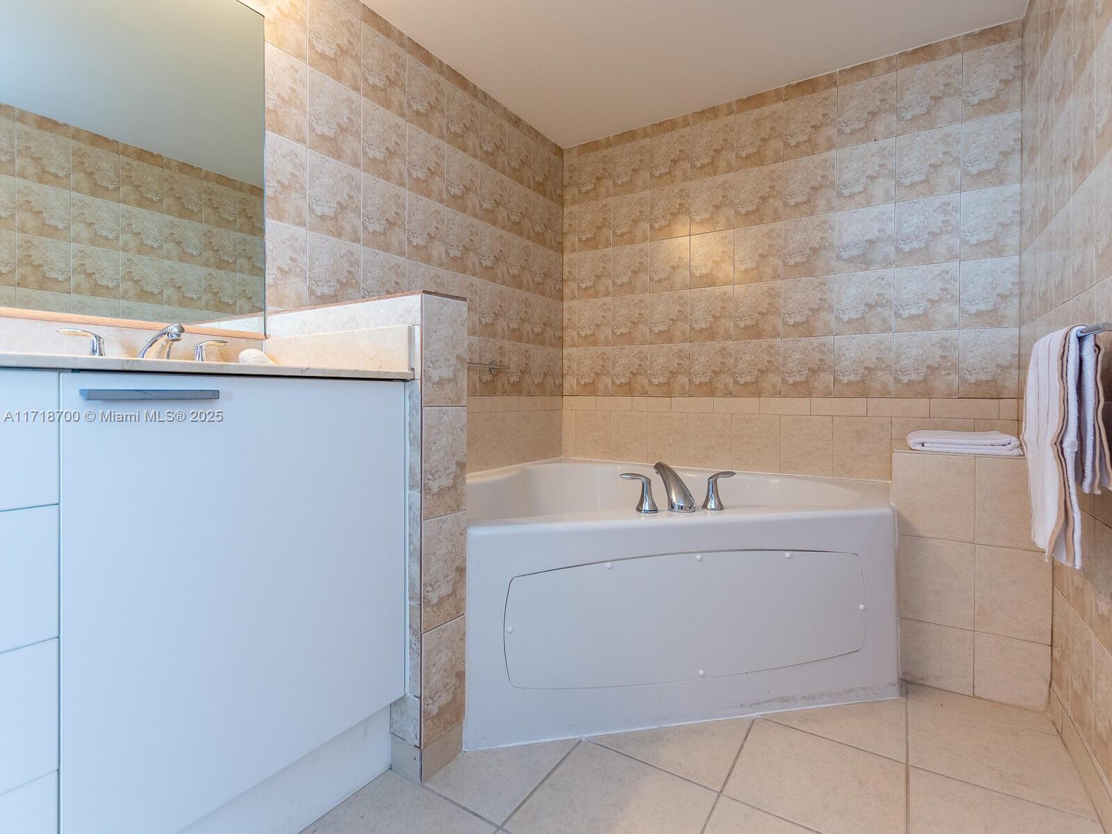 LA PERLA CONDO - Residential