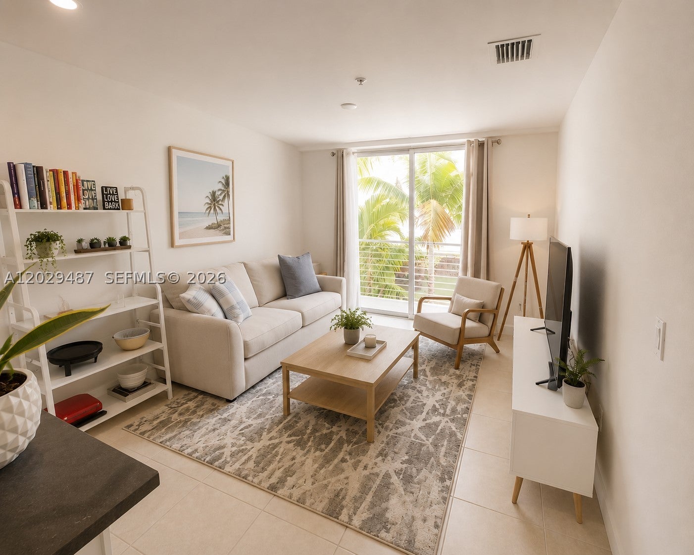 945 Michigan Ave 5