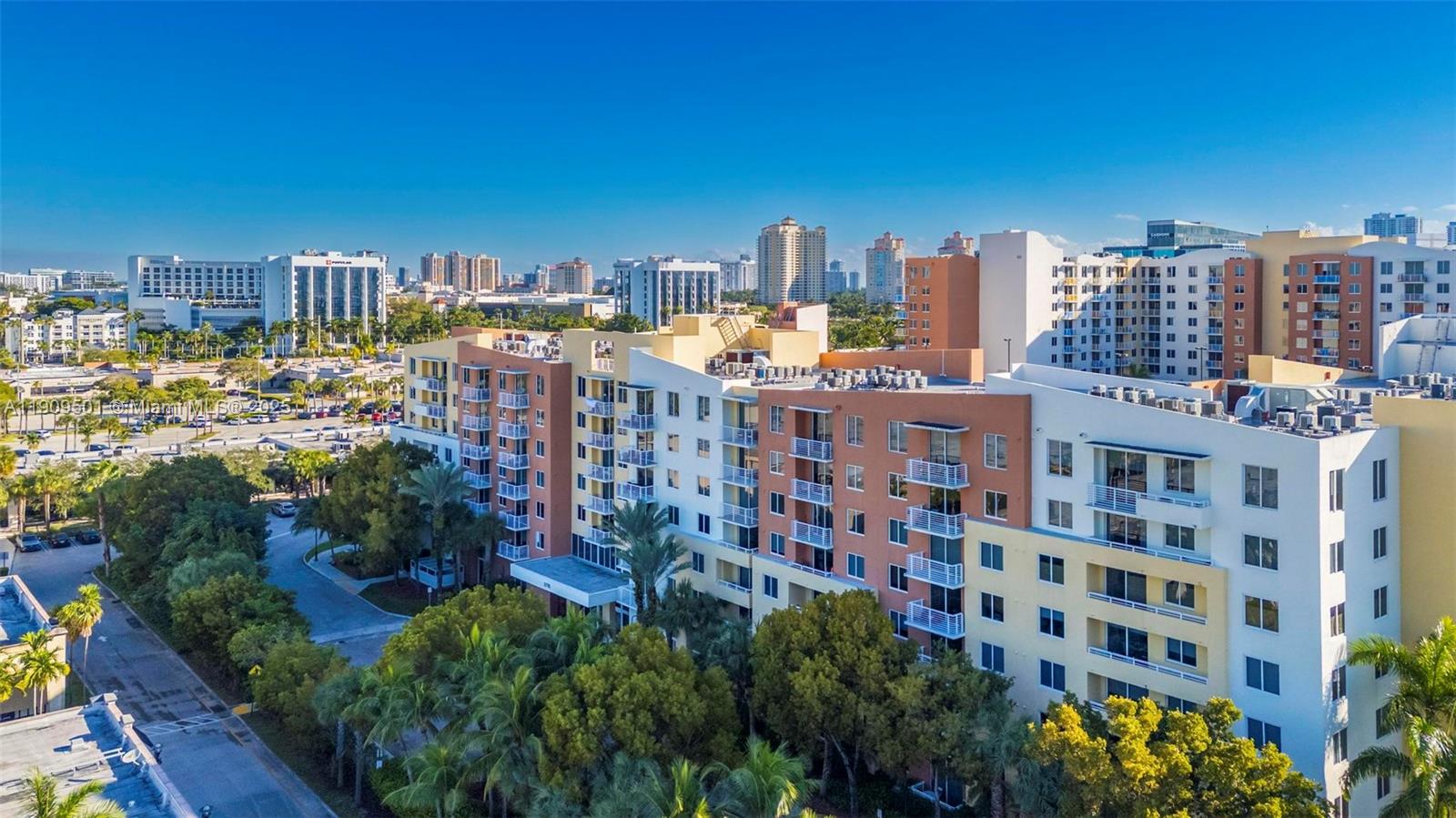 VENTURE AT AVENTURA WEST - Residential Lease