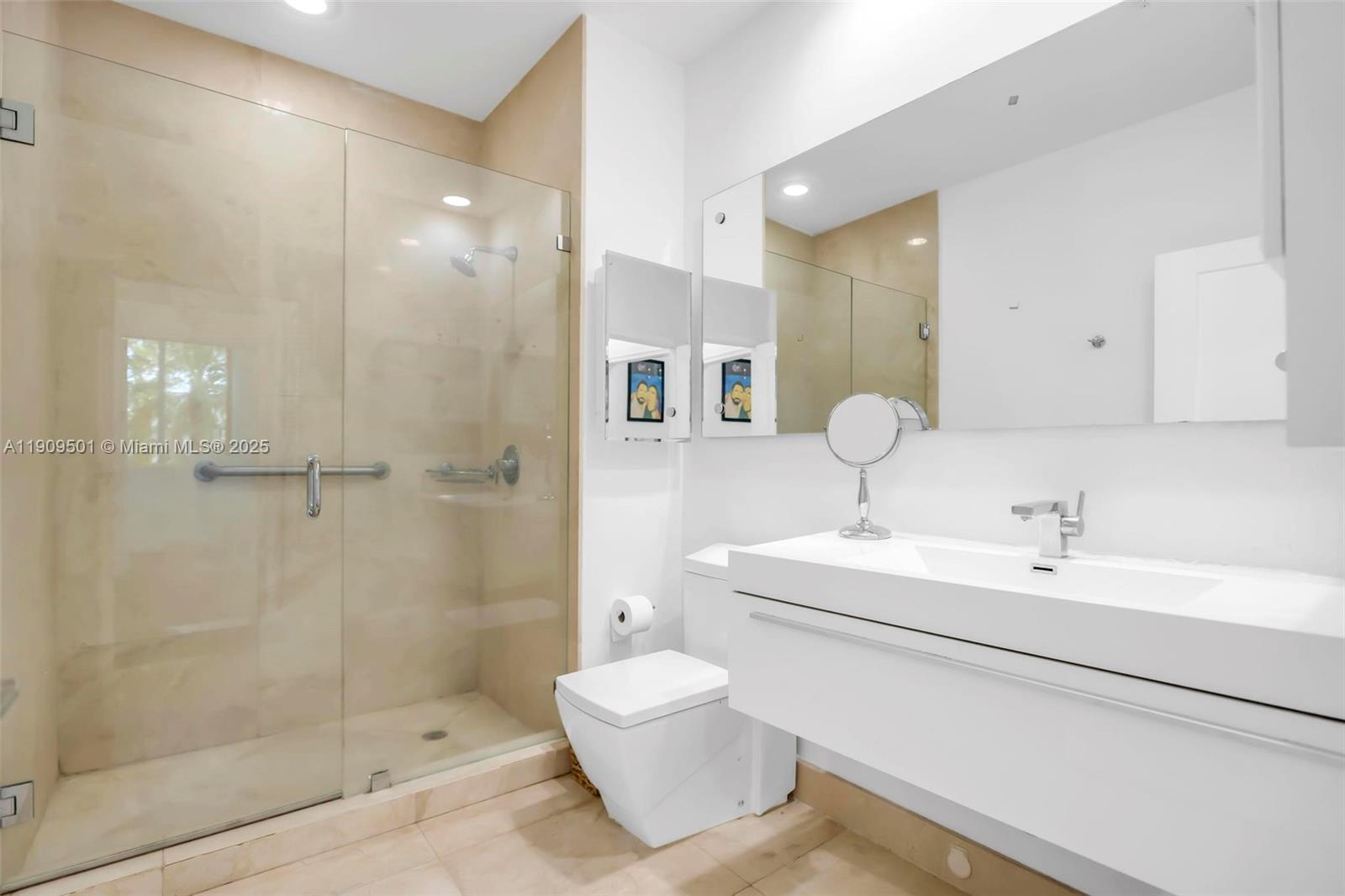 VENTURE AT AVENTURA WEST - Residential Lease