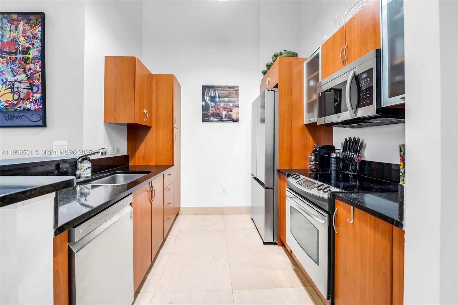 VENTURE AT AVENTURA WEST - Residential Lease