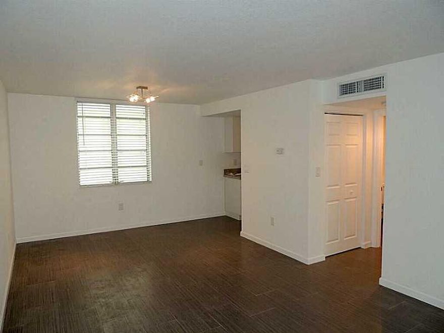 Newly renovated, gated and secured 1 bedroom 1 bathroom w/parking 1 block from Lincoln Road. Desirable location next to the convention center, Lincoln road and walking distance to publix and the beach. Pets allowed up to 40lb. w/ a  non refundable deposit .  Enjoy true South Beach gem!