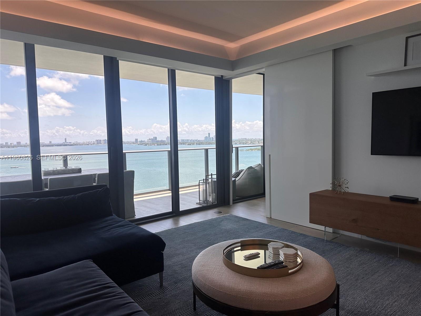 3131 NE 7th Ave 1905