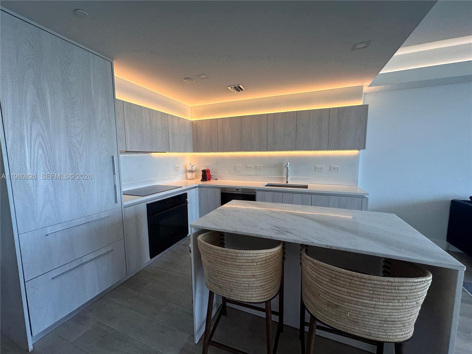 3131 NE 7th Ave 1905