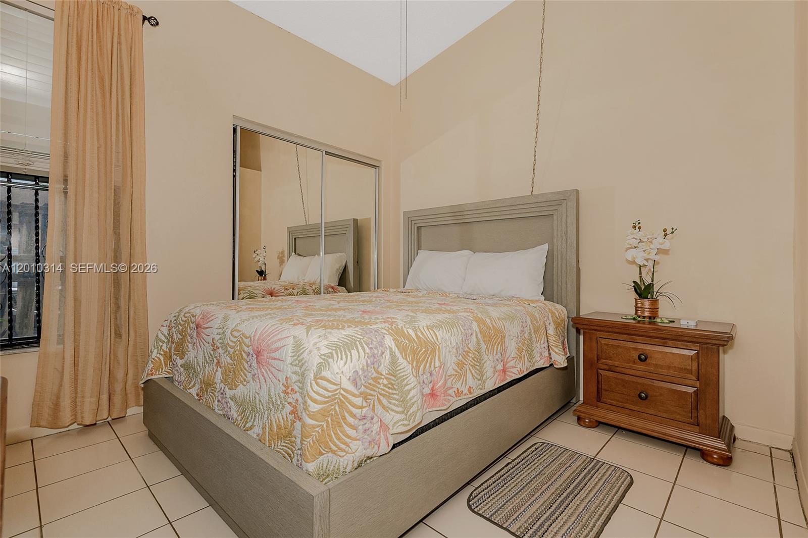 COUNTRY LAKE MANORS TOWNH - Residential