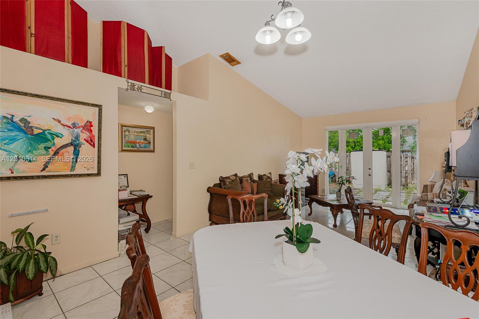 COUNTRY LAKE MANORS TOWNH - Residential