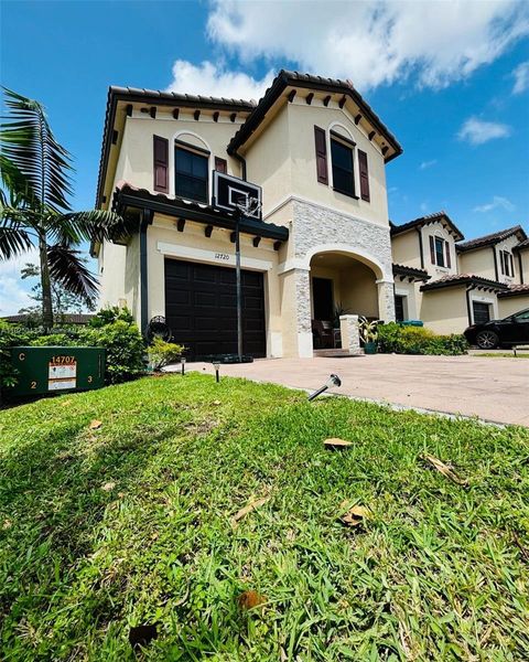 12720 SW 230th St Miami FL 33170