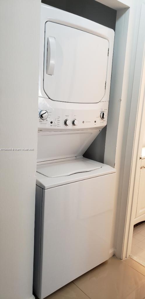 GRENADIER LAKES AT WELLEB - Residential