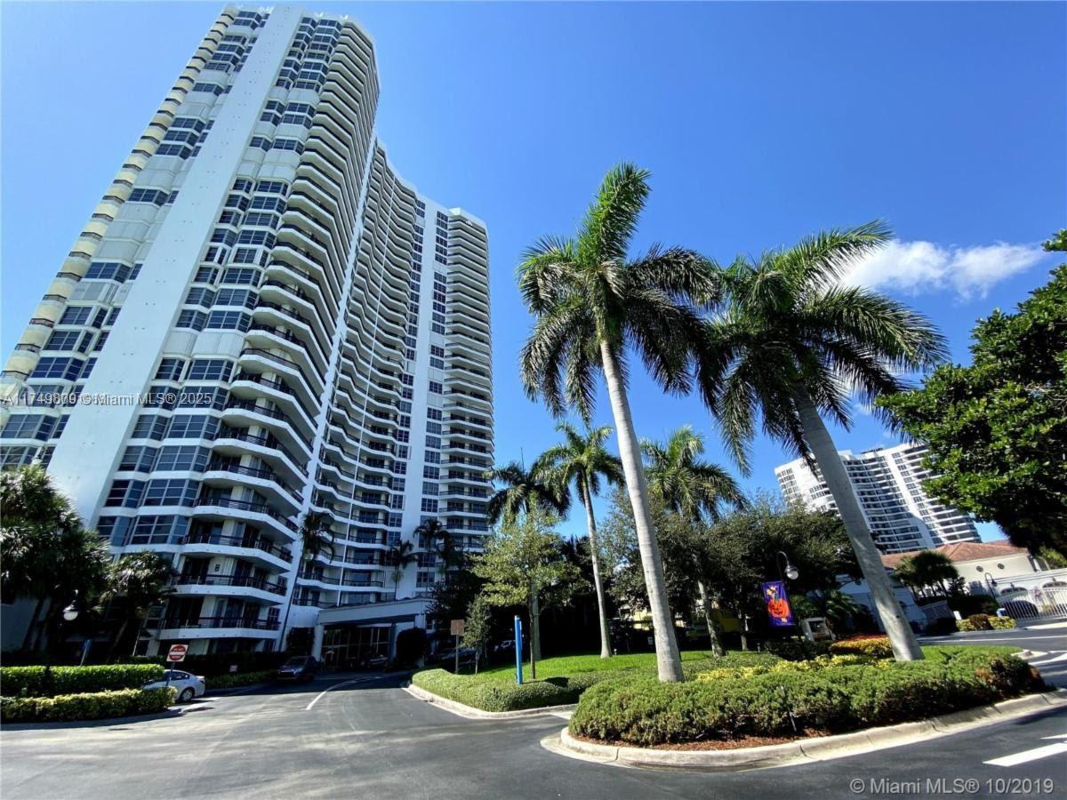 3530 Mystic Pointe Dr 2303, Aventura, Miami-Dade County, Florida - 2 Bedrooms  
2 Bathrooms - 