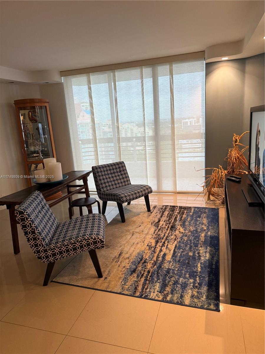 MYSTIC POINTE TOWER 500 C - Residential