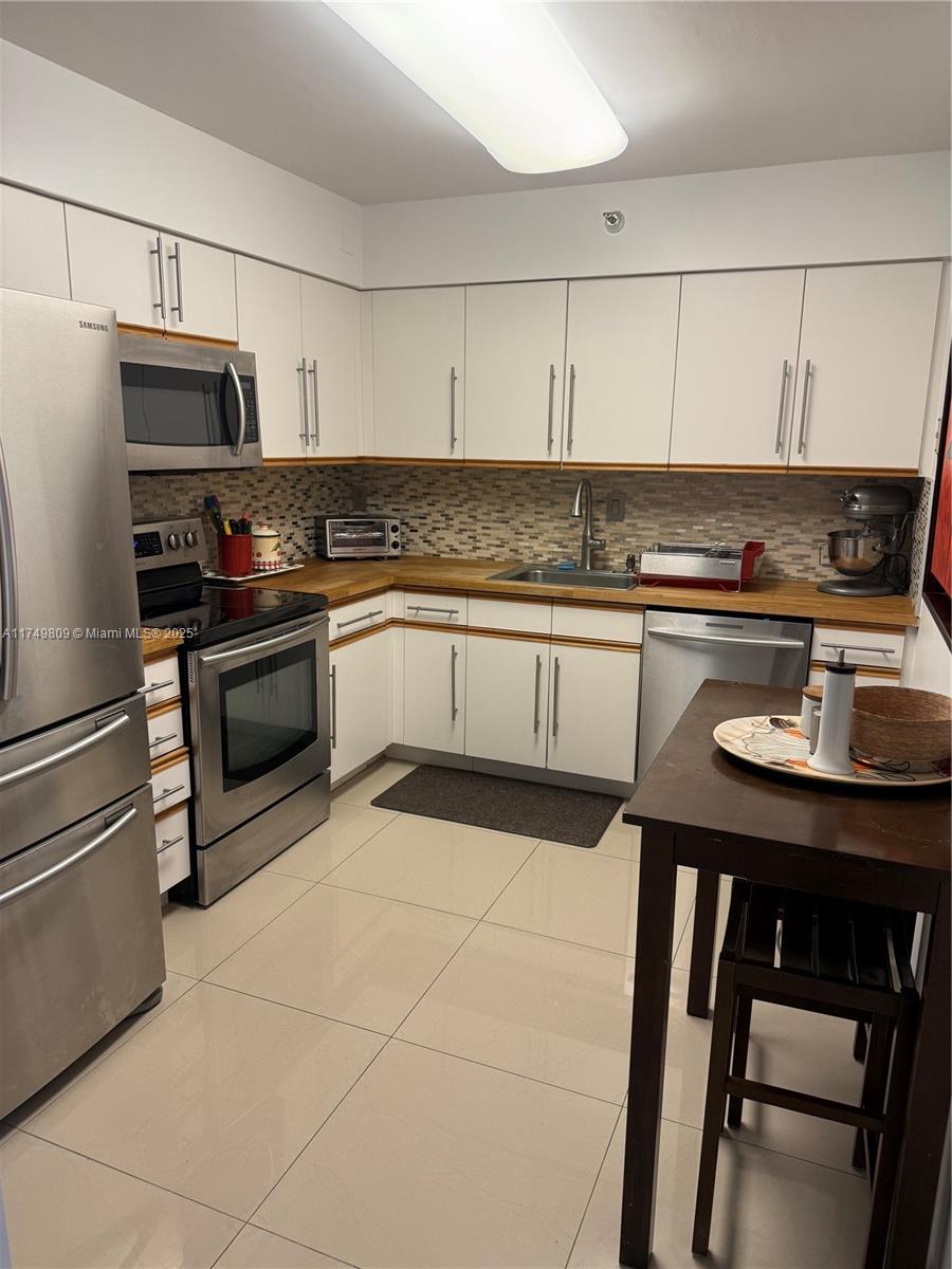 MYSTIC POINTE TOWER 500 C - Residential