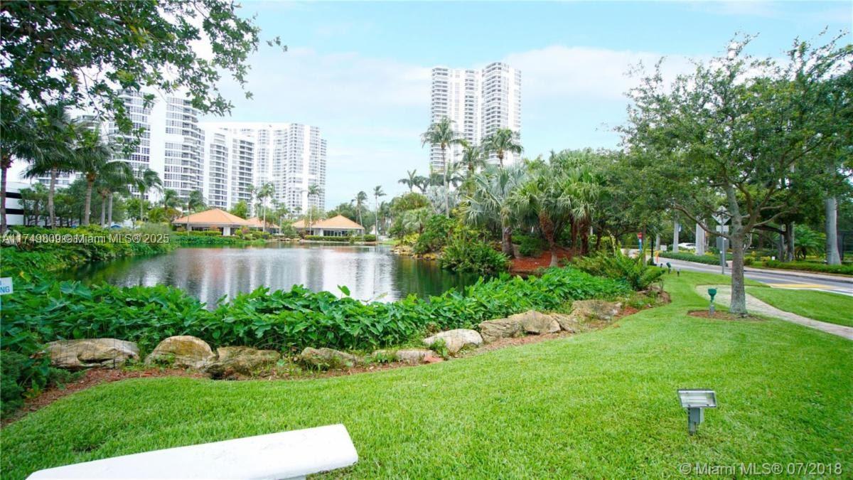 MYSTIC POINTE TOWER 500 C - Residential