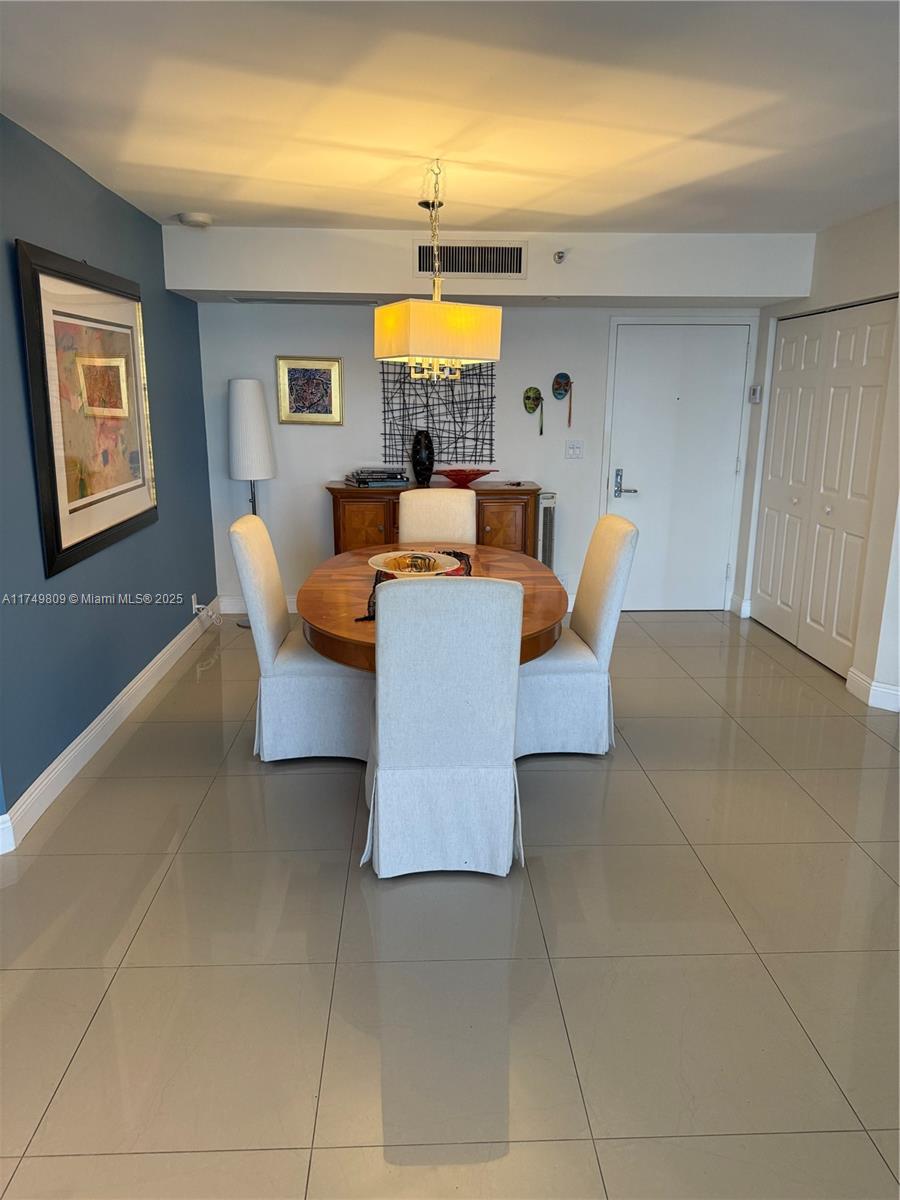 MYSTIC POINTE TOWER 500 C - Residential