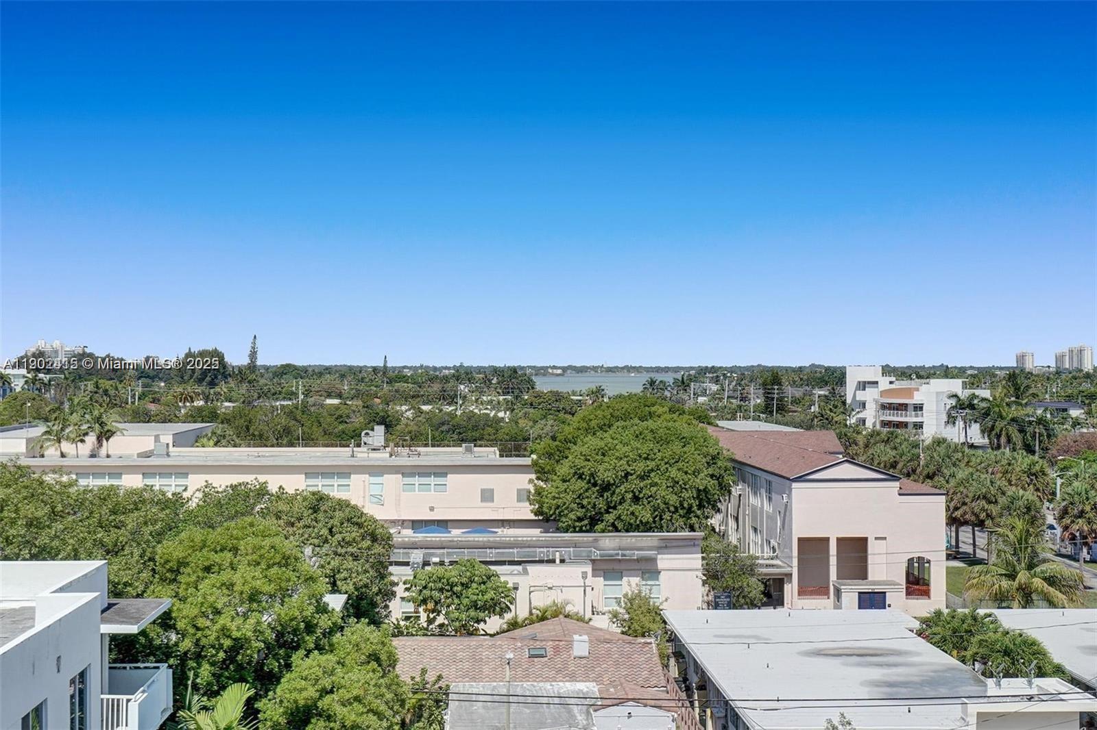 CARLYLE PLAZA CONDO - Residential