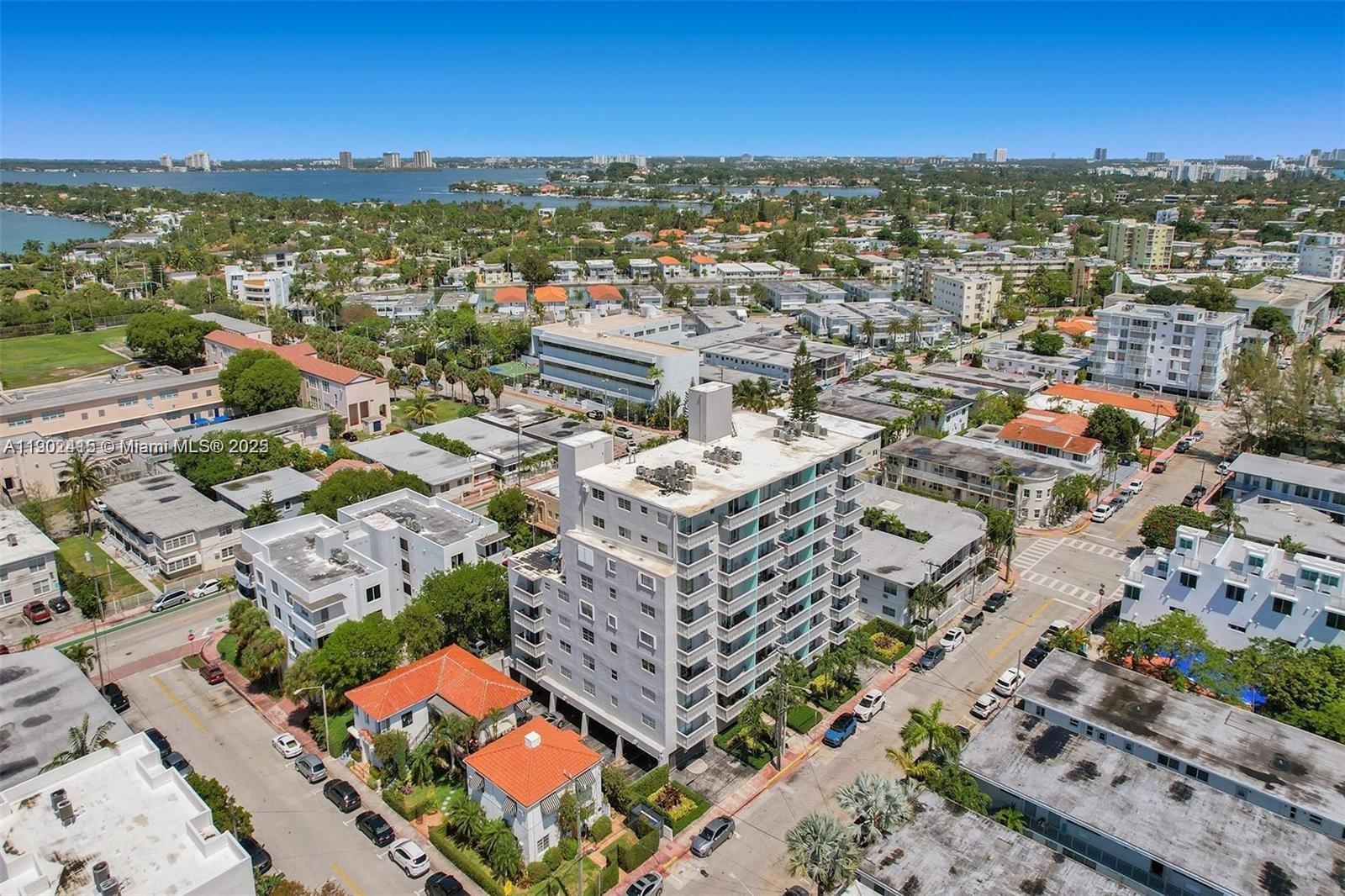 CARLYLE PLAZA CONDO - Residential