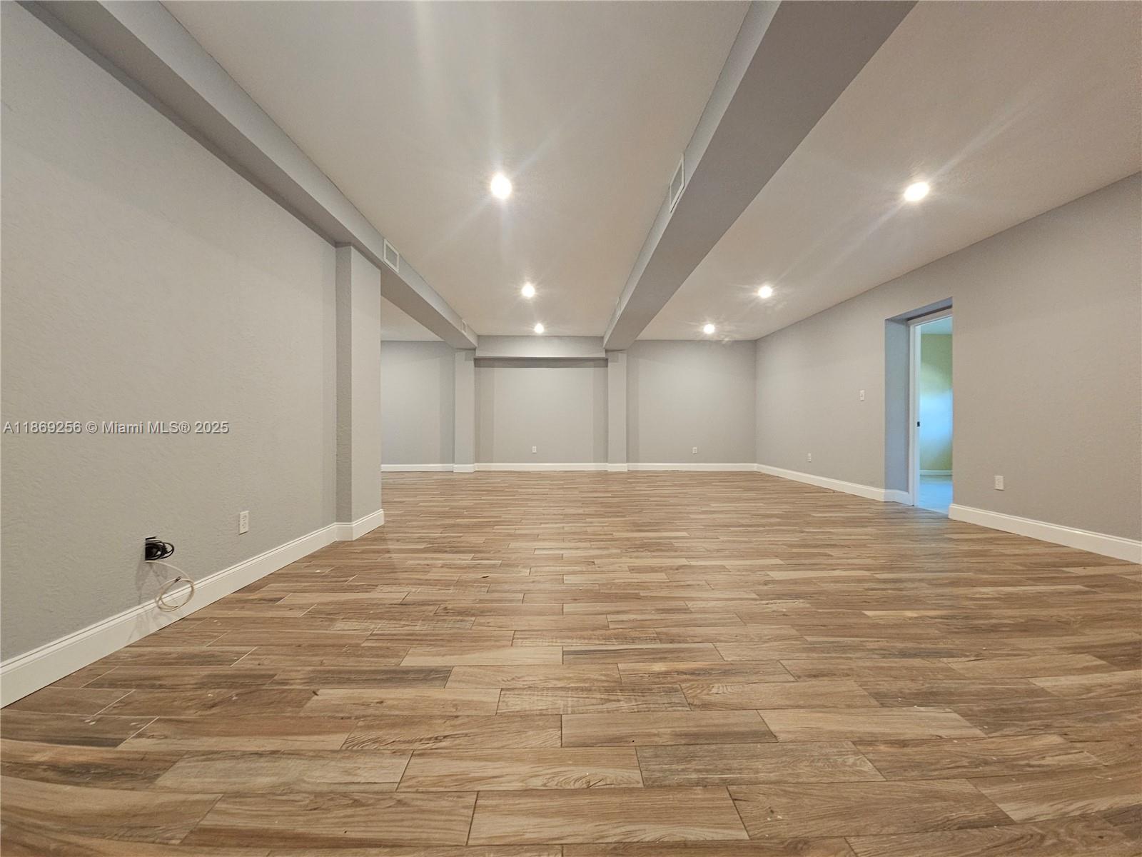 FLA FRUIT LANDS CO SUB NO - Residential Lease