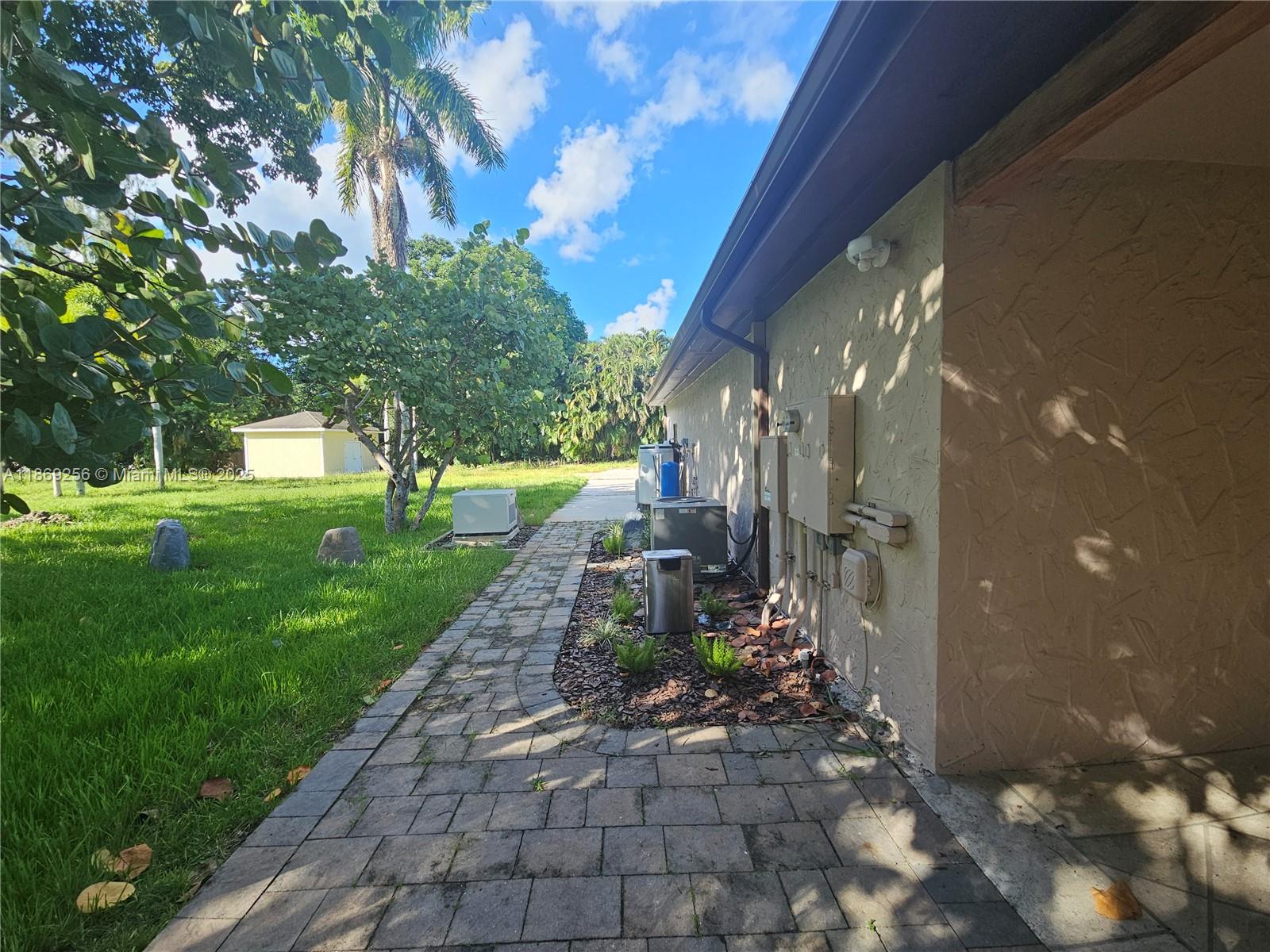 FLA FRUIT LANDS CO SUB NO - Residential Lease