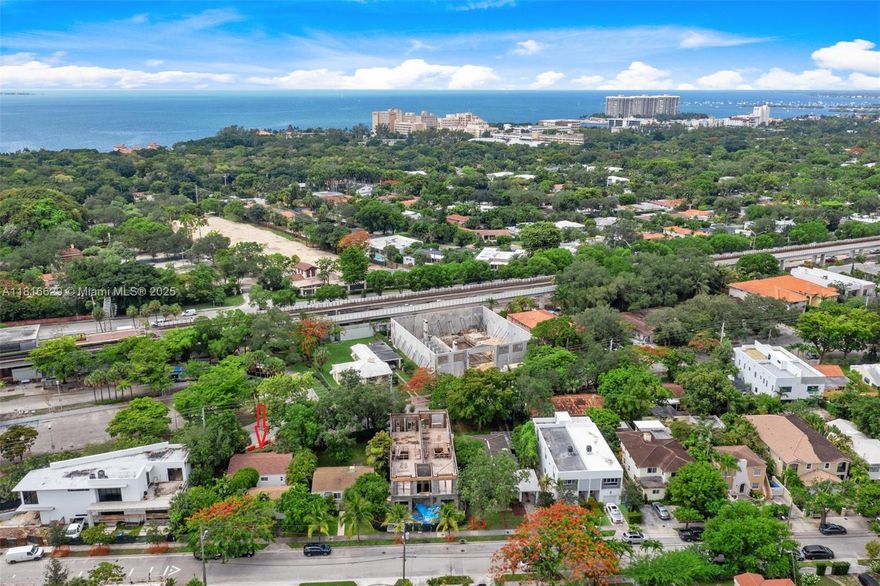 The Roads walk to Brickell-updated 3 beds 2 baths with garden detached home features European style kitchen
and bathrooms, granite counters, stainless steel appliances, washer and dryer, new windows and wood floors
throughout & fresh paint. Move in ready great location near schools, restaurants and entertainment. Ample street
parking available.