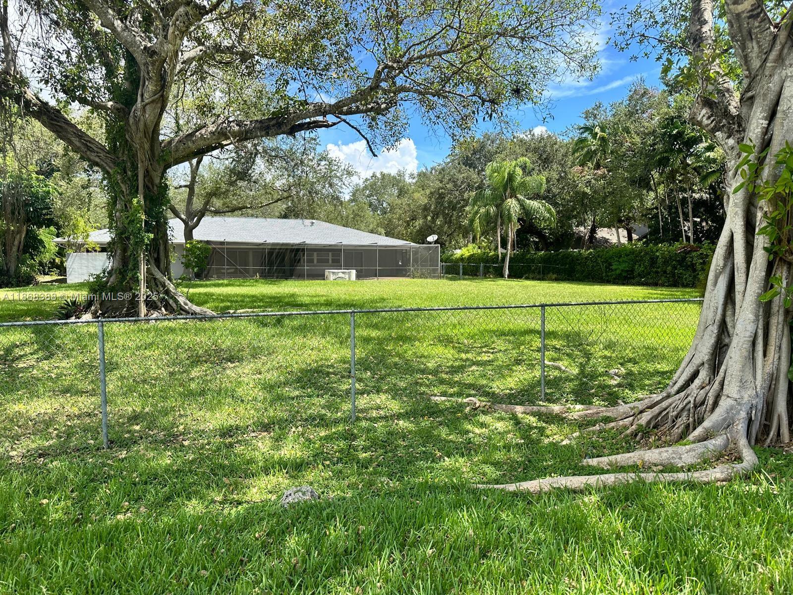 JUNELAND - Residential Lease