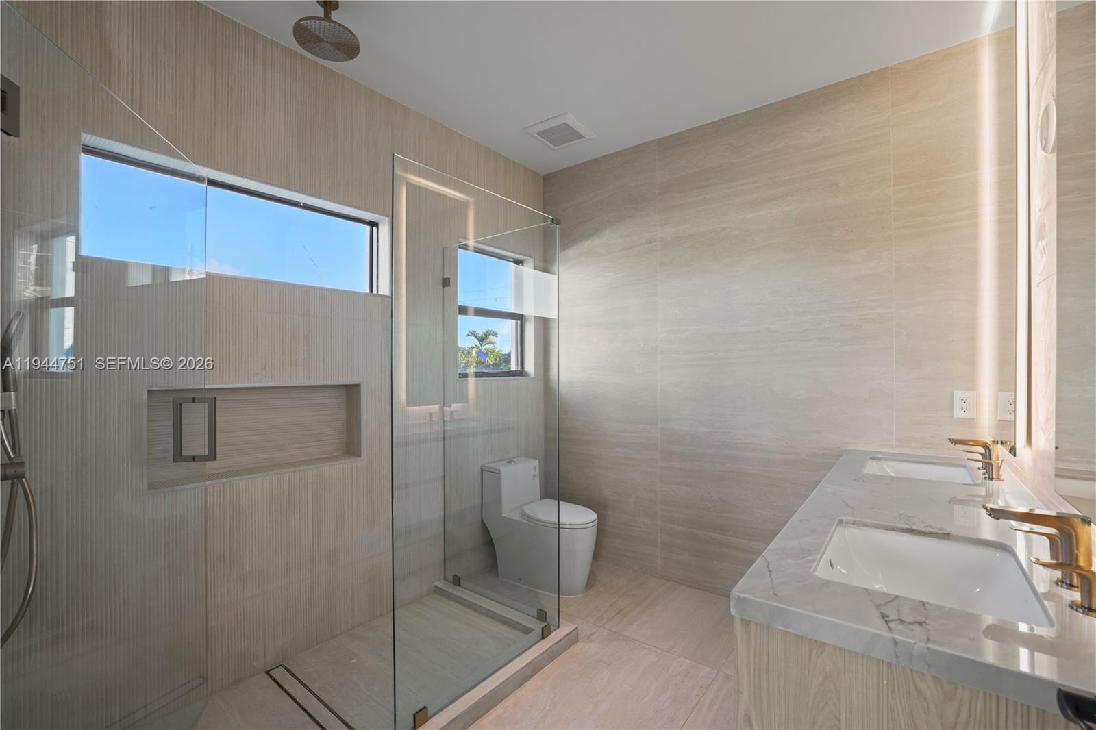 MIAMI SUBURBAN ACRES - Residential