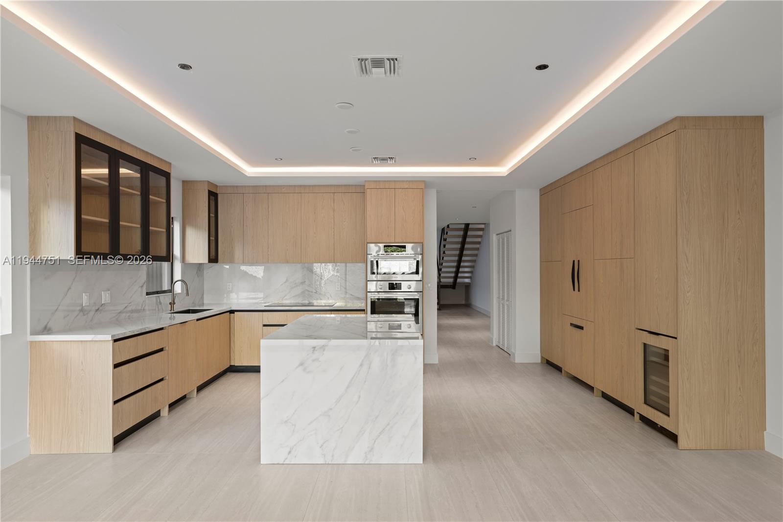 MIAMI SUBURBAN ACRES - Residential