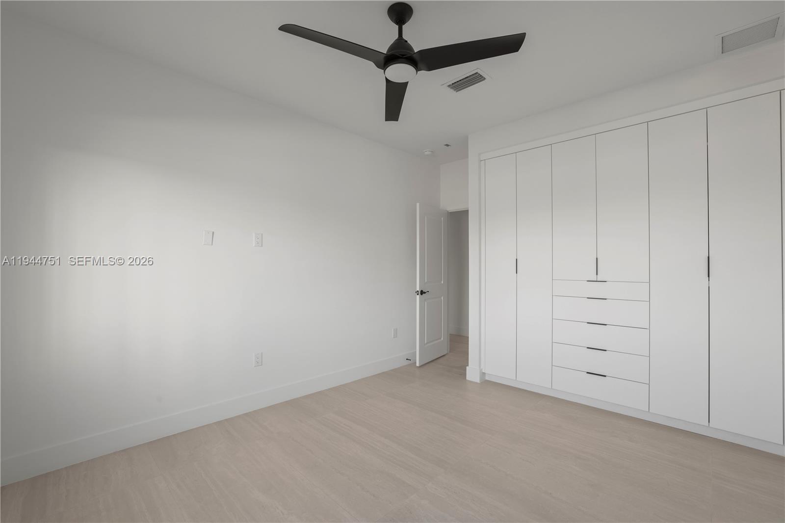 MIAMI SUBURBAN ACRES - Residential