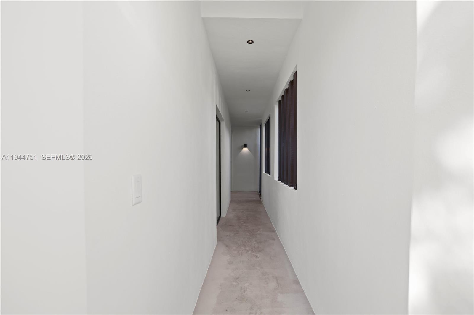 MIAMI SUBURBAN ACRES - Residential