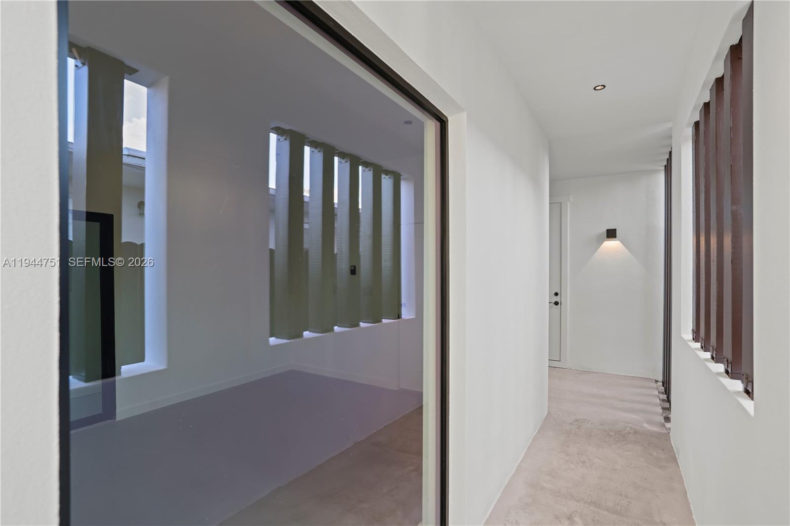 MIAMI SUBURBAN ACRES - Residential