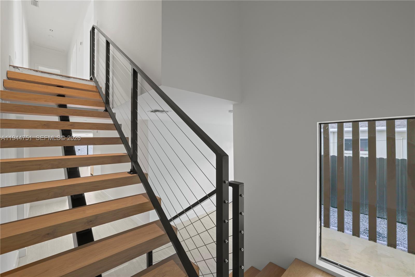 MIAMI SUBURBAN ACRES - Residential