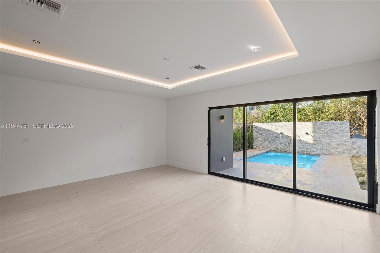 MIAMI SUBURBAN ACRES - Residential