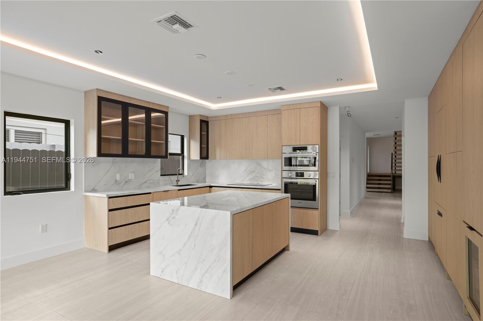 MIAMI SUBURBAN ACRES - Residential