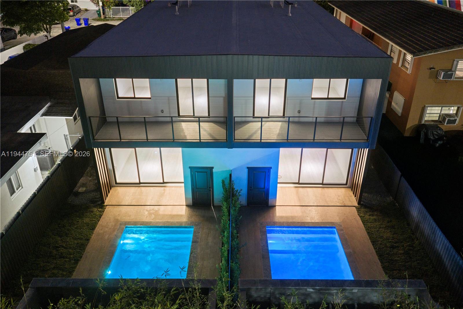 MIAMI SUBURBAN ACRES - Residential