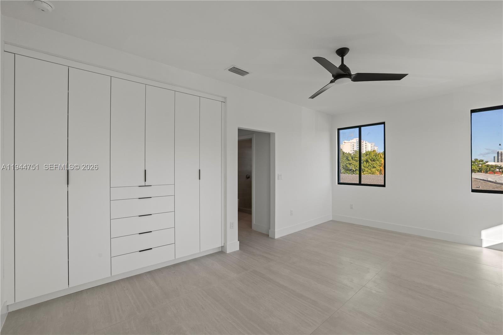 MIAMI SUBURBAN ACRES - Residential