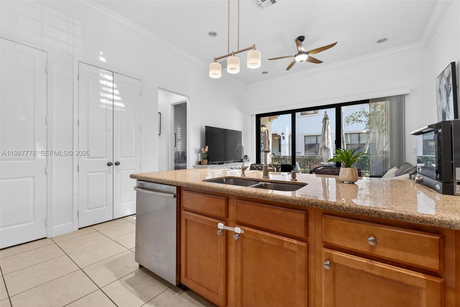 SAWGRASS LAKES - Residential