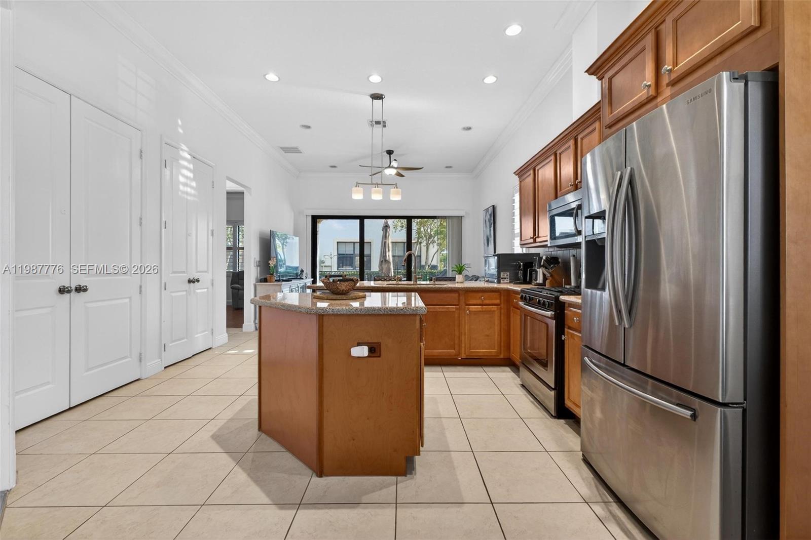 SAWGRASS LAKES - Residential