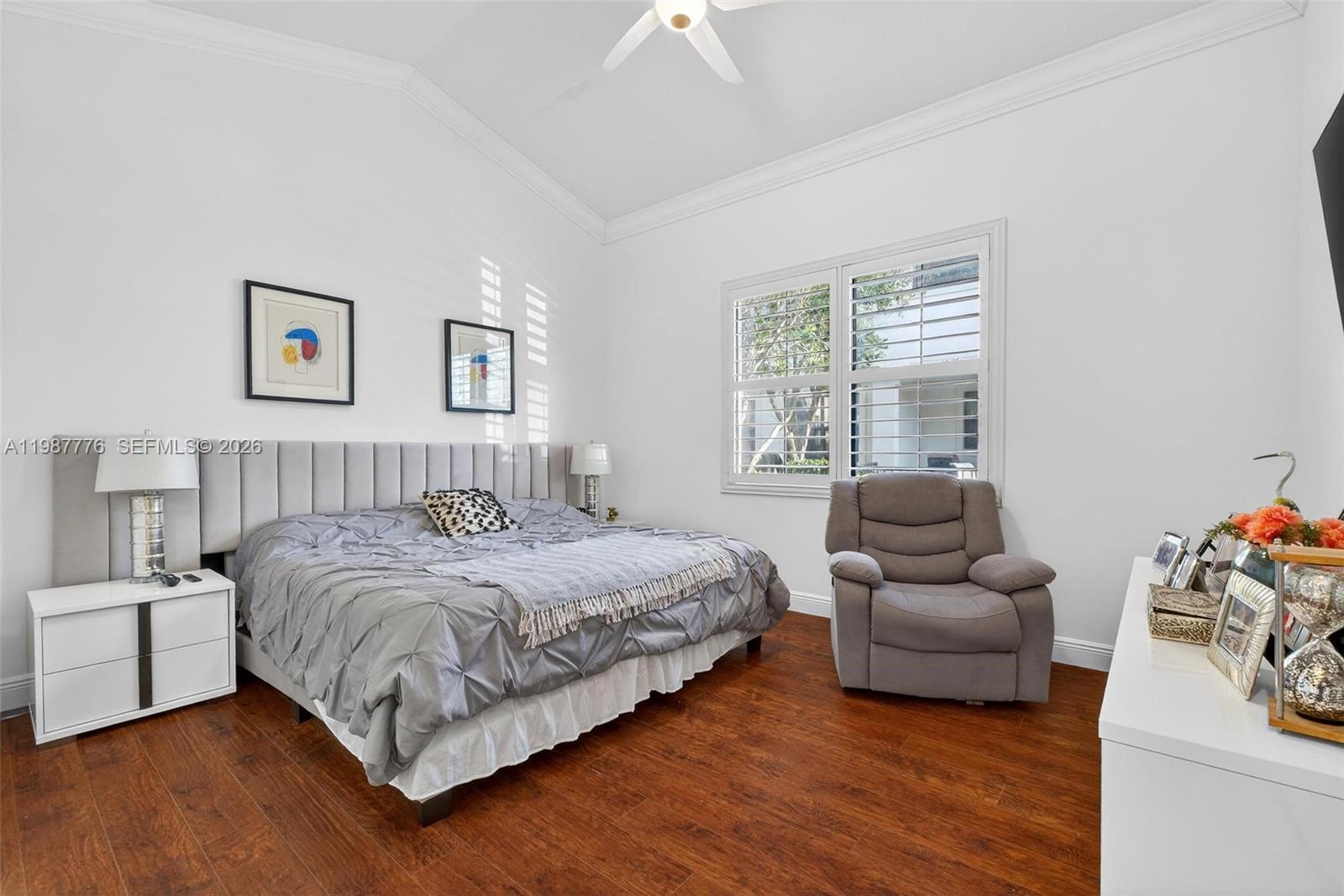SAWGRASS LAKES - Residential