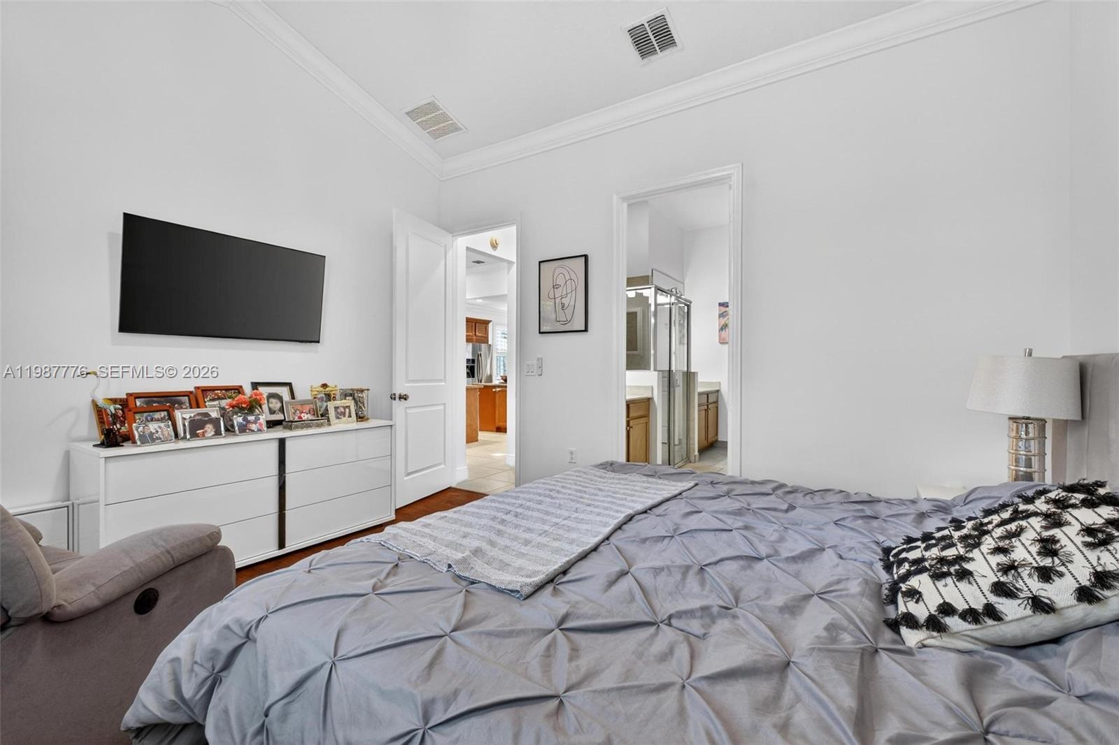 SAWGRASS LAKES - Residential